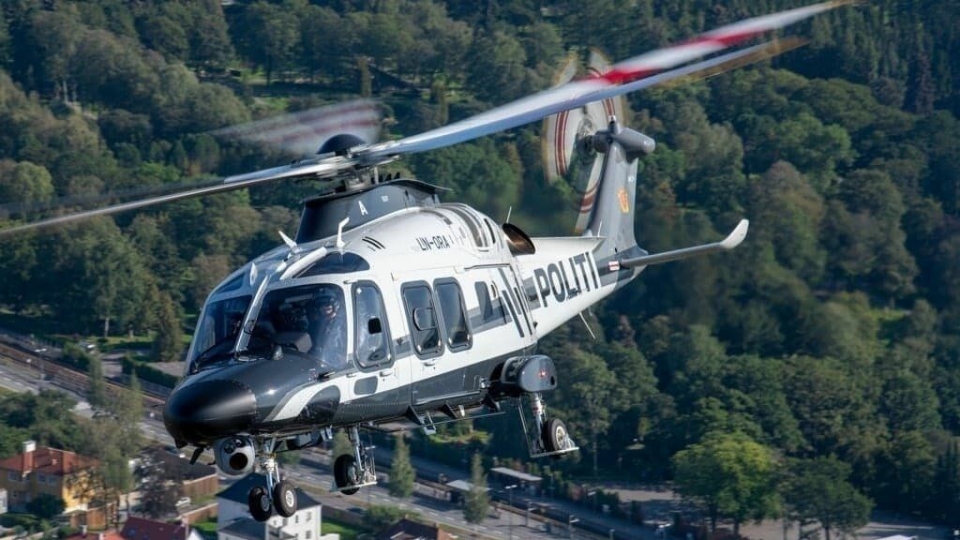 ITALIENEREN: Det var for ett år siden at politiet mottok tre nye helikoptre, og de italienske AW169-maskinene har ikke skuffet. Ett av disse helikoptrene kan du se over Taraldrud på mandag.