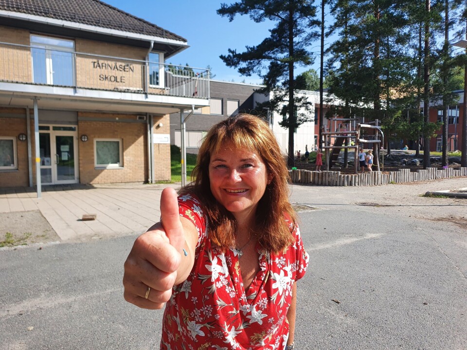 STOLT OG GLAD: – Jeg er sikker på at dette vil bidra til et godt læringsmiljø på skolen, sier rektor Nina Sæthre ved Tårnåsen skole. STOLT OG GLAD: – Jeg er sikker på at dette vil bidra til et godt læringsmiljø på skolen, sier rektor Nina Sæthre ved Tårnåsen skole.