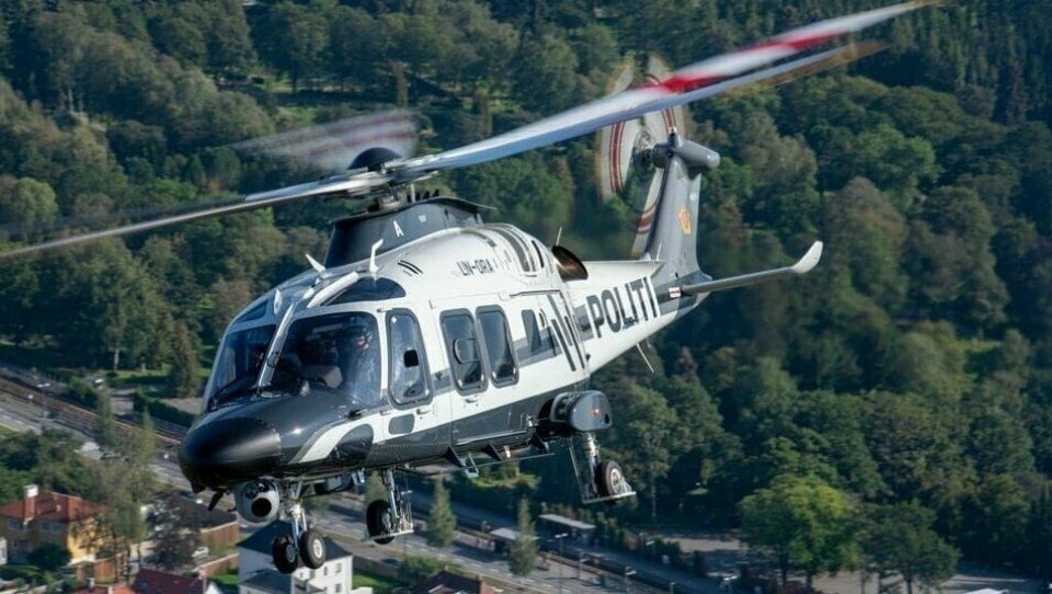 ITALIENEREN: Det var for ett år siden at politiet mottok tre nye helikoptre, og de italienske AW169-maskinene har ikke skuffet. Ett av disse helikoptrene kan du se over Taraldrud på onsdag.