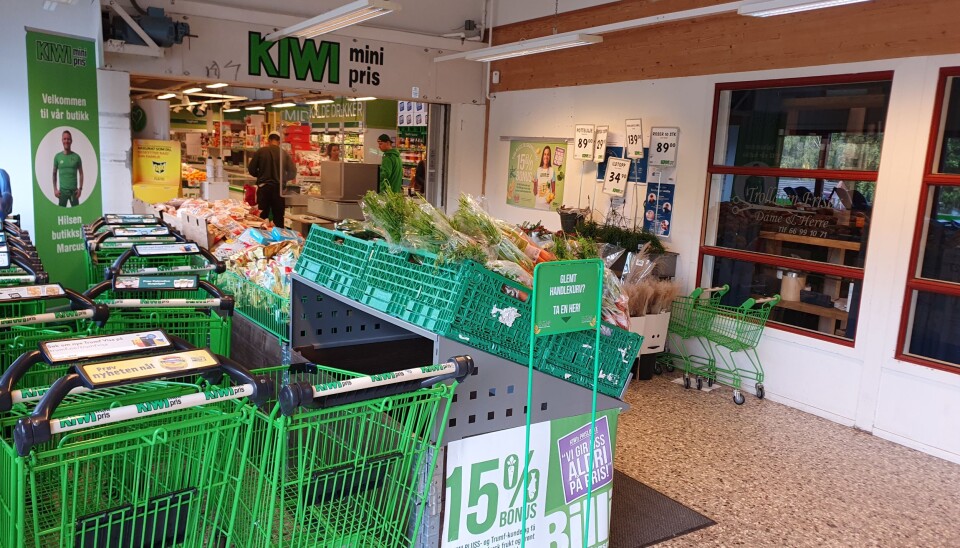 KIWI SKAL UTVIDES I FØRSTE BYGGETRINN: KIWI overtar hele hovedbygget etter at helsehuset er ferdig bygget. Senere skal butikken flytte til første etasje i nybygget med 18 boliger. KIWI SKAL UTVIDES I FØRSTE BYGGETRINN: KIWI overtar hele hovedbygget etter at helsehuset er ferdig bygget. Senere skal butikken flytte til første etasje i nybygget med 18 boliger.