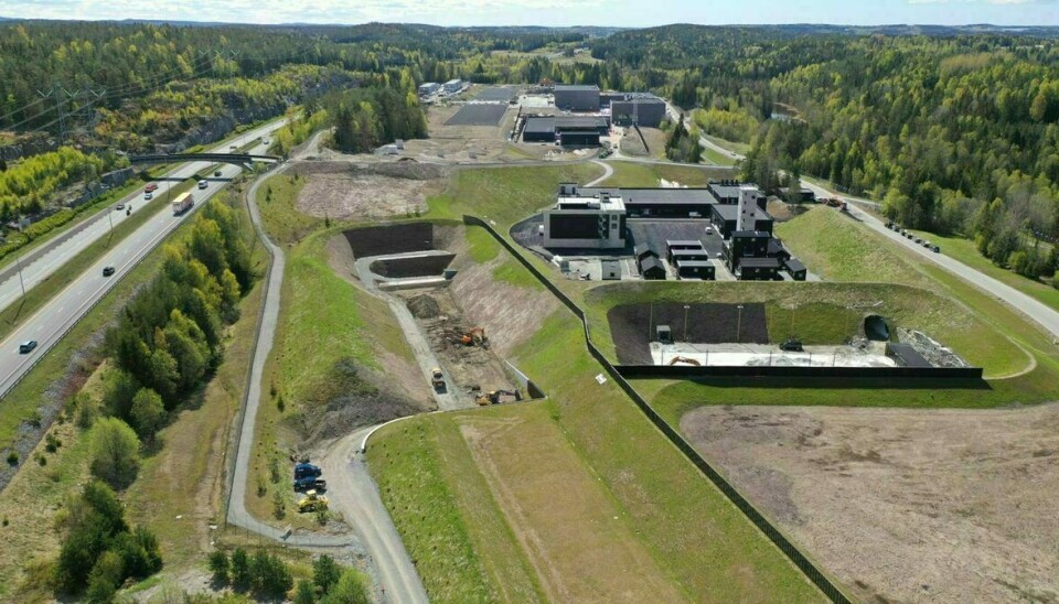 HER SKAL DET TESTES: Politiets Nasjonale Beredskapssenter (PNB) på Taraldrud skal være i full operativ drift innen 15. desember. Senteret skal samle beredskapstroppen, bombegruppen, krise- og gisselforhandlerne og politiets helikoptertjeneste på ett sted. PNB skal også benyttes av andre nasjonale beredskapsressurser i forbindelse med trening. Foto: JD/Silje Aslaksen HER SKAL DET TESTES: Politiets Nasjonale Beredskapssenter (PNB) på Taraldrud skal være i full operativ drift innen 15. desember. Senteret skal samle beredskapstroppen, bombegruppen, krise- og gisselforhandlerne og politiets helikoptertjeneste på ett sted. PNB skal også benyttes av andre nasjonale beredskapsressurser i forbindelse med trening. Foto: JD/Silje Aslaksen