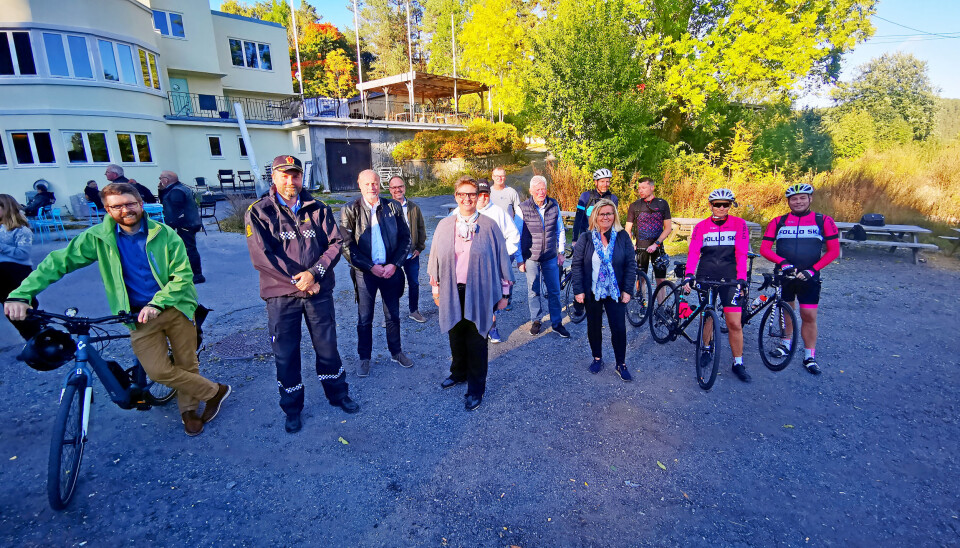 BREDT UTVALG: Politikere, politi og representanter for motor- og sykkelmiljøet var samlet på Tyrigrava sist onsdag kveld. Tema: Trafikksikkerheten langs Gamle Mossevei. BREDT UTVALG: Politikere, politi og representanter for motor- og sykkelmiljøet var samlet på Tyrigrava sist onsdag kveld. Tema: Trafikksikkerheten langs Gamle Mossevei.