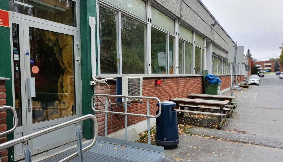 FLØISBONNVEIEN 5: Padelsenteret skal åpnes i de tidligere lokalene til Sprett aktivitetespark og Hurlumheihuset, som ligger like ved Fløysbonn gård på Sofiemyr. Foto: Yana Stubberudlien. FLØISBONNVEIEN 5: Padelsenteret skal åpnes i de tidligere lokalene til Sprett aktivitetespark og Hurlumheihuset, som ligger like ved Fløysbonn gård på Sofiemyr. Foto: Yana Stubberudlien.