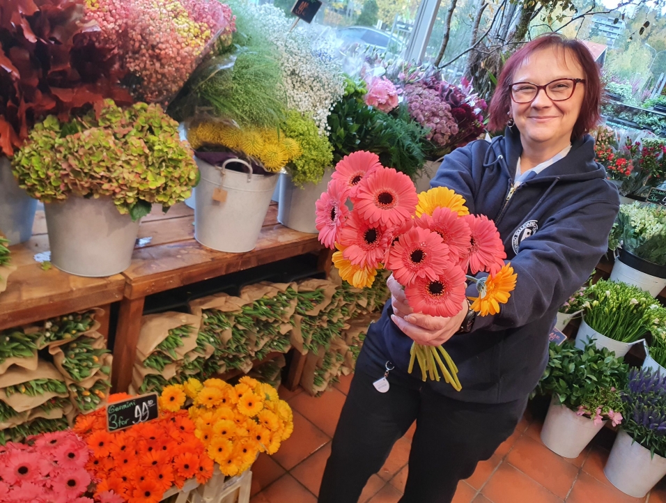 – DRØMMEBUTIKK: – Dette blir min drømmebutikk fra nå av! sier Meliha Halilcevic som er veldig glad i blomster.