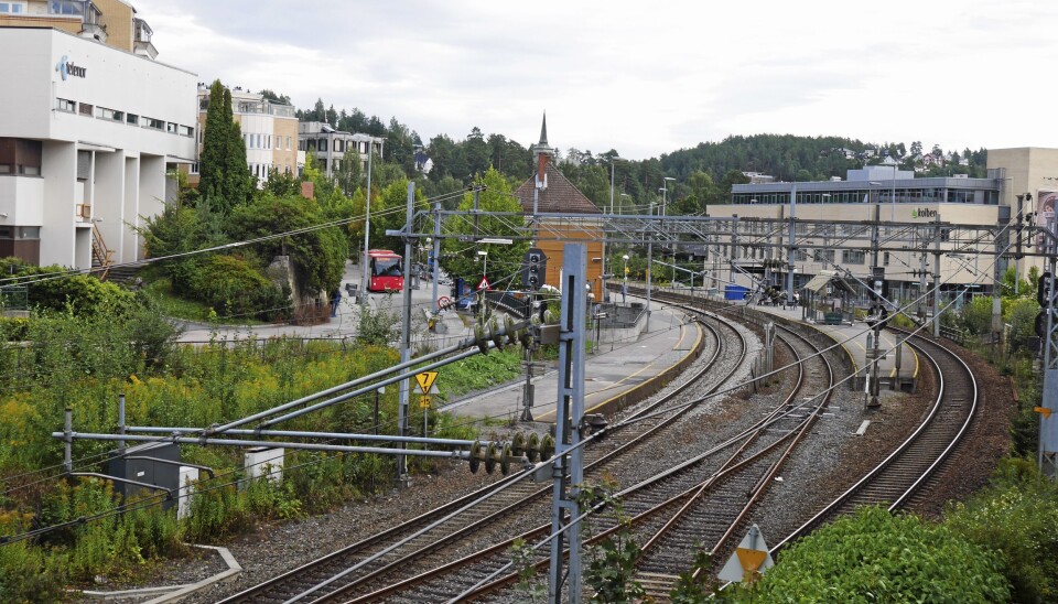 STENGT I HELGEN: Østfoldbanen vil være stengt mellom Oslo S og Kråkstad i perioden fra lørdag 24. oktober klokken 01:30 til søndag 25. oktober klokken 14:00. Foto: Yana Stubberudlien STENGT I HELGEN: Østfoldbanen vil være stengt mellom Oslo S og Kråkstad i perioden fra lørdag 24. oktober klokken 01:30 til søndag 25. oktober klokken 14:00. Foto: Yana Stubberudlien