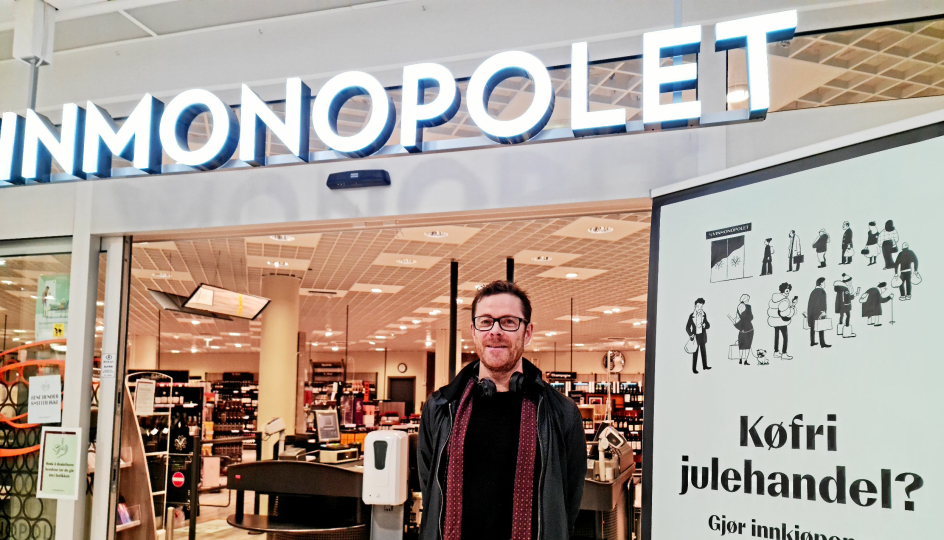 KOMMUNIKASJONSSJEF: Jens Nordahl fra Kolbotn er kommunikasjonssjef i Vinmonopolet. Han forteller at gigantoverskuddet går rett inn i statskassa