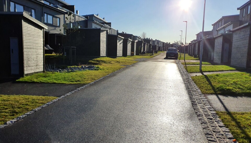 'LYCKLIGA GATAN': – Vi stortrives her. Skogsåsen er rett og slett et fantastisk sted å bo! Vi kaller den bare for “Lyckliga gatan”, sier Aleksander Eriksen. 'LYCKLIGA GATAN': – Vi stortrives her. Skogsåsen er rett og slett et fantastisk sted å bo! Vi kaller den bare for “Lyckliga gatan”, sier Aleksander Eriksen.