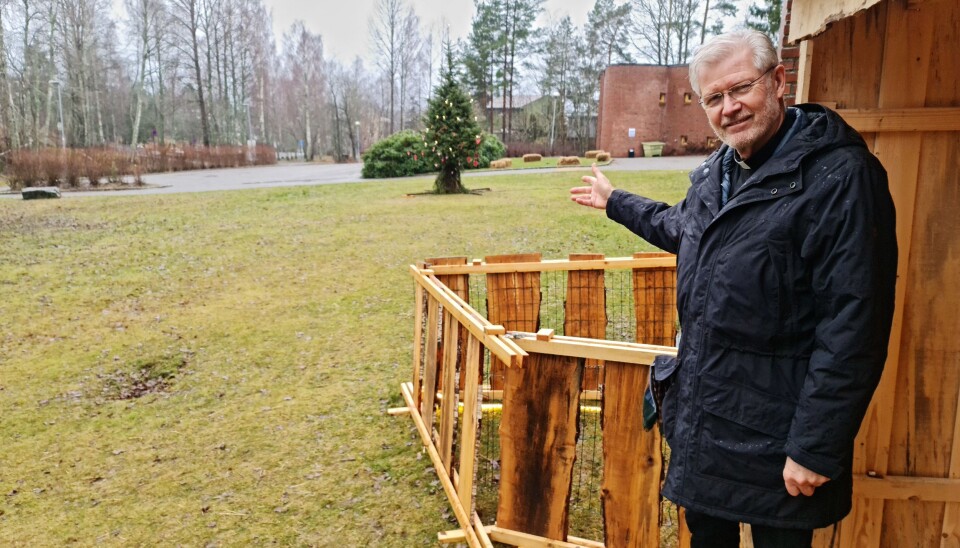 UTEGUDSTJENESTE: – Husk gode sko, sier sokneprest Dag Høyem. Julaften blir det utendørs julegudstjeneste på Sofiemyr. UTEGUDSTJENESTE: – Husk gode sko, sier sokneprest Dag Høyem. Julaften blir det utendørs julegudstjeneste på Sofiemyr.