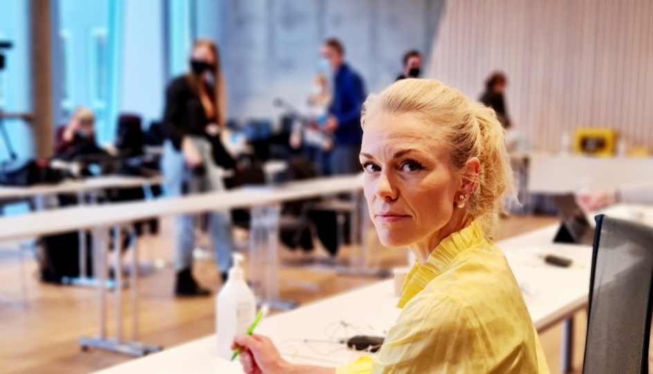 TAR GREP: Kommuneoverlege Kerstin Anine Johnsen Myhrvold innfører nye råd og anbefalinger for å begrense smitten i kommunen.