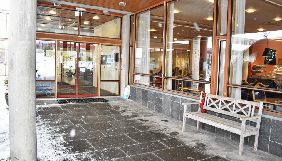 STENGT: Første etasje ved Høyås bo- og rehabiliteringssenter er stengt etter et tilfelle av koronavirus. STENGT: Første etasje ved Høyås bo- og rehabiliteringssenter er stengt etter et tilfelle av koronavirus.