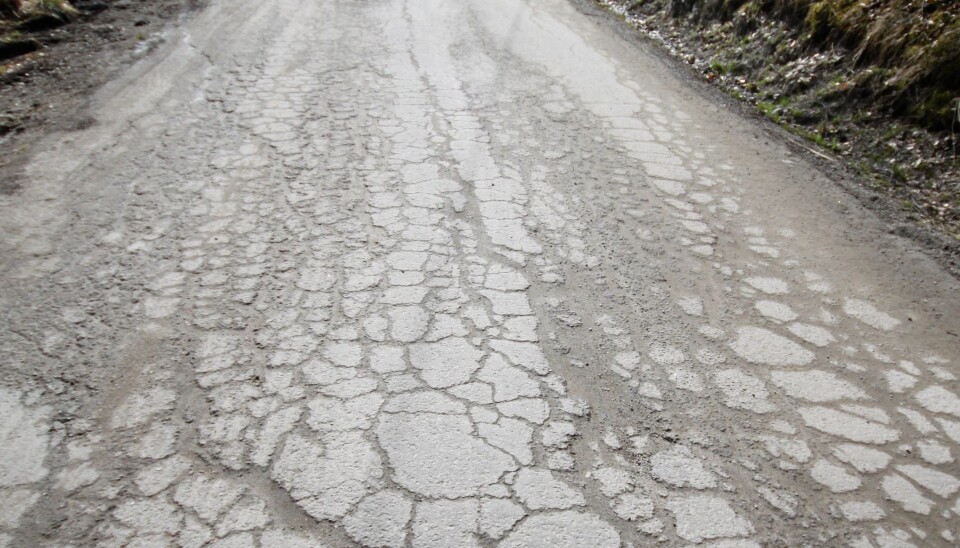SKRIKENDE BEHOV: Tidligere Oppegård kommune har over 4,7 kilometer med veidekke innen klasse fire (verst tilstand), som utgjør cirka 2,1 prosent av alle kjørebanene som driftes av kommunen. I tillegg har vi cirka 103 kilometer med fortau samt gang- og sykkelvei i klasse fire. Foto: Yana Stubberudlien SKRIKENDE BEHOV: Tidligere Oppegård kommune har over 4,7 kilometer med veidekke innen klasse fire (verst tilstand), som utgjør cirka 2,1 prosent av alle kjørebanene som driftes av kommunen. I tillegg har vi cirka 103 kilometer med fortau samt gang- og sykkelvei i klasse fire. Foto: Yana Stubberudlien