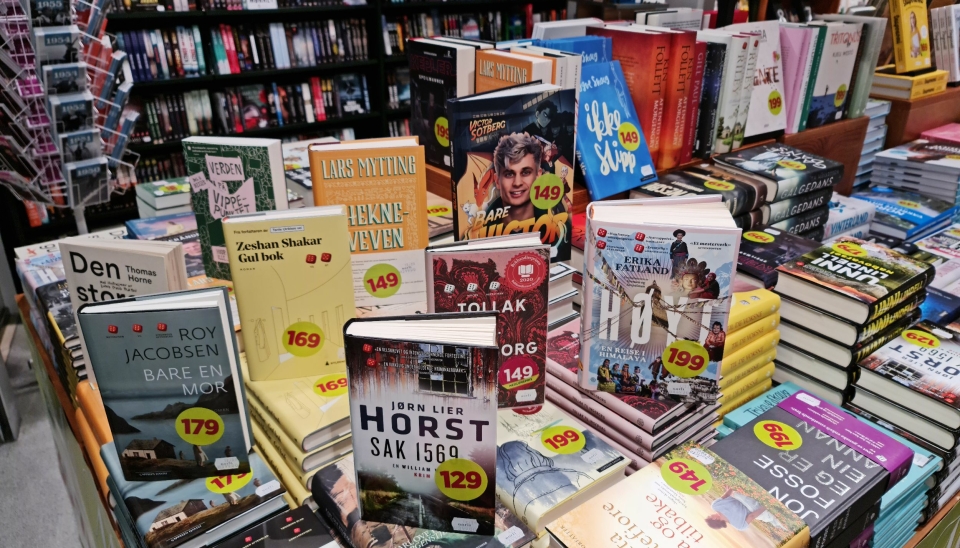 HØYDEPUNKTER: Butikksjefen i den lokale bokhandelen sier det er vanskelig å finne bare noen få høydepunkter fra årets maisalg. Her er noen av dem.