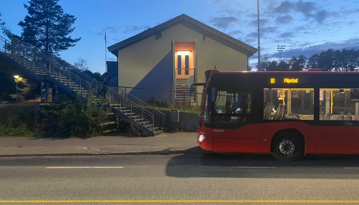 SISTE STOPP: Busslinje 81 har Fløysbonn som siste stopp i dag. Foto: Yana Stubberudlien