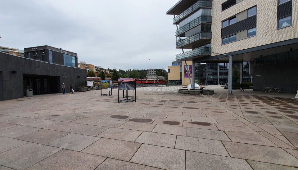 SLIK SER DET UT I DAG: Det er fortsatt mye betong som preger Jan Baalsruds plass i dag. SLIK SER DET UT I DAG: Det er fortsatt mye betong som preger Jan Baalsruds plass i dag.