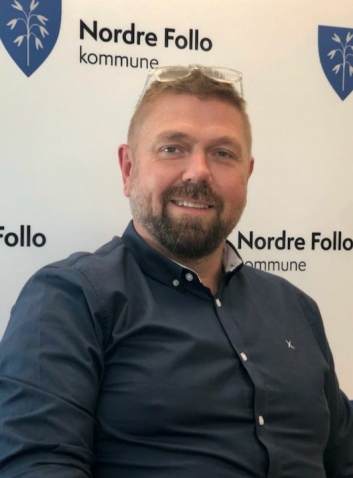 NY KOMMUNALSJEF: Arnfinn Almås har siden april 2021 vært ansatt i stillingen som konstituert kommunalsjef for oppvekst i Nordre Follo kommune. Foto: Nordre Follo kommune