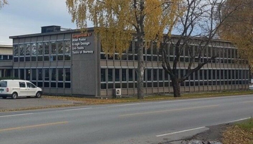 FRA DSV TIL PRIVAT UNGDOMSSKOLE: DSV-eiendommen i Kongeveien 47 på Sofiemyr ble solgt i 2014. I dag eies den av Solon Eiendom. Når området er omregulert om noen år, kan det bli bygget et permanent skolebygg for WANG Ung Follo. Foto: Yana Stubberudlien FRA DSV TIL PRIVAT UNGDOMSSKOLE: DSV-eiendommen i Kongeveien 47 på Sofiemyr ble solgt i 2014. I dag eies den av Solon Eiendom. Når området er omregulert om noen år, kan det bli bygget et permanent skolebygg for WANG Ung Follo. Foto: Yana Stubberudlien