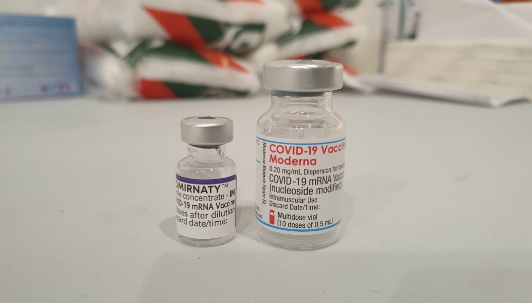 KAN KOMBINERES: I det norske koronavaksinasjonsprogrammet har det vært kombinert koronavaksinene fra Moderna og Pfizer, men mange har fått to doser av samme vaksinetype.