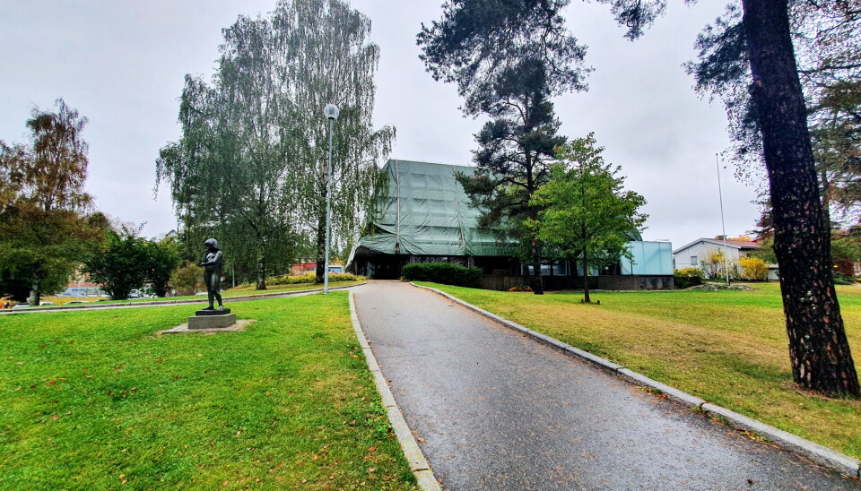 MIDLERTIDIG PLASSERING: Bysten av Roald Amundsen skal stå midlertidig ved det gamle rådhuset på Kolbotn. MIDLERTIDIG PLASSERING: Bysten av Roald Amundsen skal stå midlertidig ved det gamle rådhuset på Kolbotn.