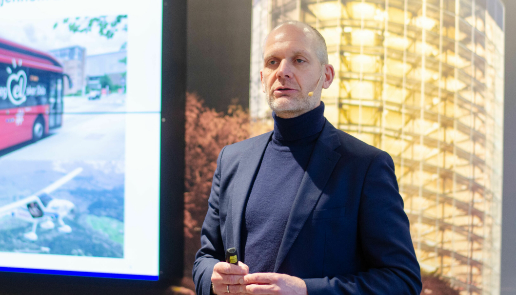 POSITIV: Ulf Tore Hekneby er direktør for den norske Audi-, Seat-, Skoda- og VW-importøren. Han er glad for at elbilsuksessen ruller videre.