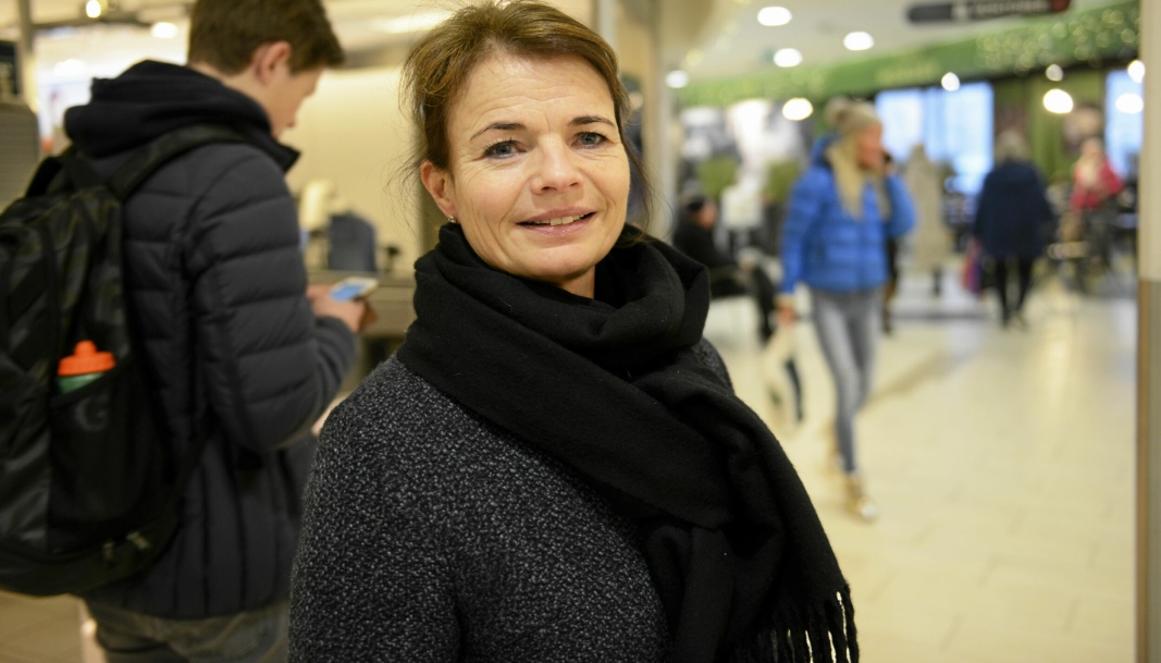FAU-REPRESENTANT: Sissel Nerland er FAU-representant ved Ingieråsen skole og med på arrangere bruktsalget av kjoler og dresser.