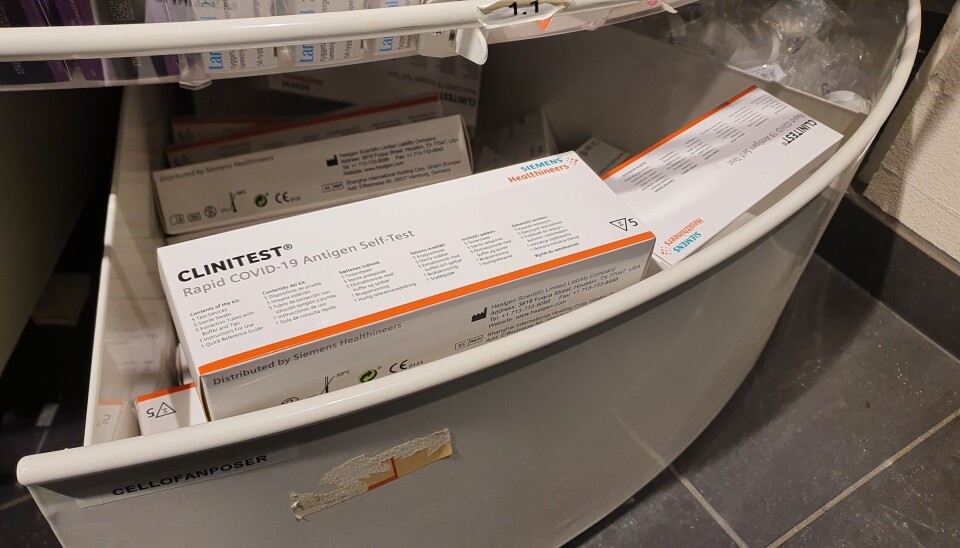 SELVTESTER: Selvtestene selges i en pakke på fem tester i hver. SELVTESTER: Selvtestene selges i en pakke på fem tester i hver.