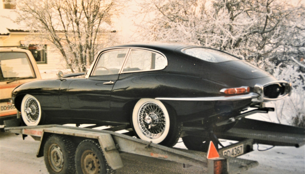 ANGRER: - Å hvor lekker hun var! Jaguar E-type Serie 1 coupé fra 1964. Den skulle jeg aldri ha solgt.