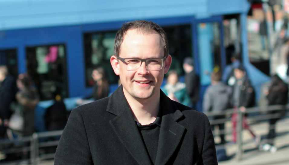 FORKLARER: Knut-Martin Løken er senior kommunikasjonsrådgiver i Ruter AS, med ansvar for kollektivtrafikk for Oslo og Akershus.