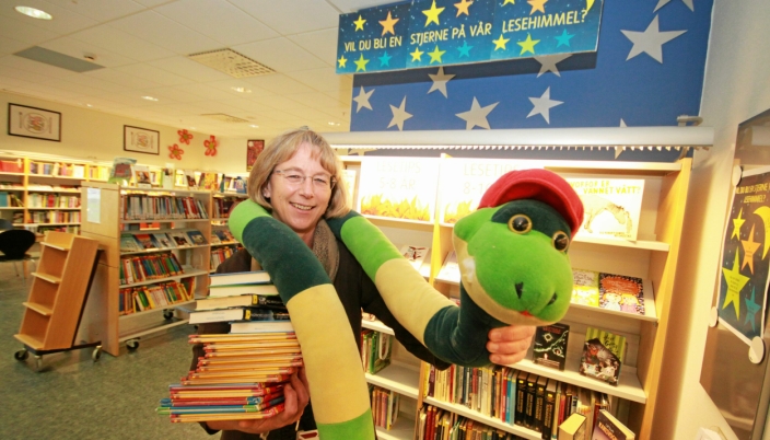 ØNSKET SEG MANGE BOKORMER: Det lokale biblioteket har hatt mange ulike aktiviteter for å få barn og unge til å bli glad i bøker.