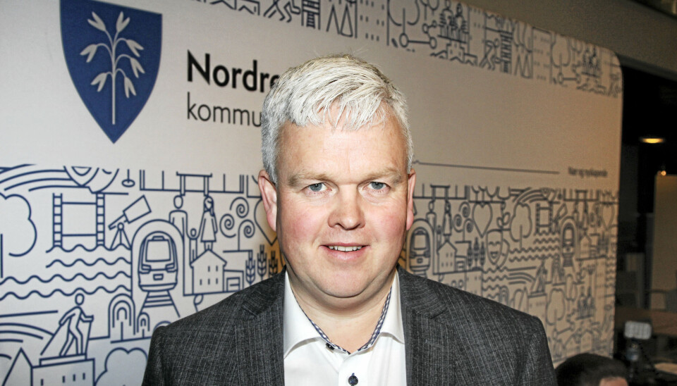 GIKK HARDT UT: Tønnes Steenersen fra FrP hamret løs mot ordføreren under kveldens kommunestyremøte. GIKK HARDT UT: Tønnes Steenersen fra FrP hamret løs mot ordføreren under kveldens kommunestyremøte.