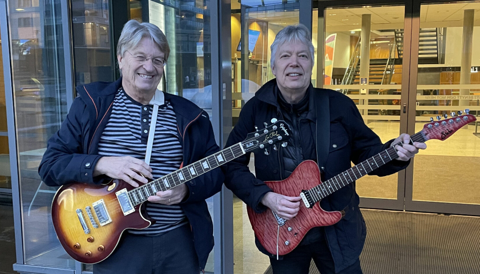 SØRGER FOR GRATIS TILBUD: Sigurd O. Dancke og Tom R. Andresen håper på at mange ungdommer melder sin interesse for å delta i den nye musikalen.