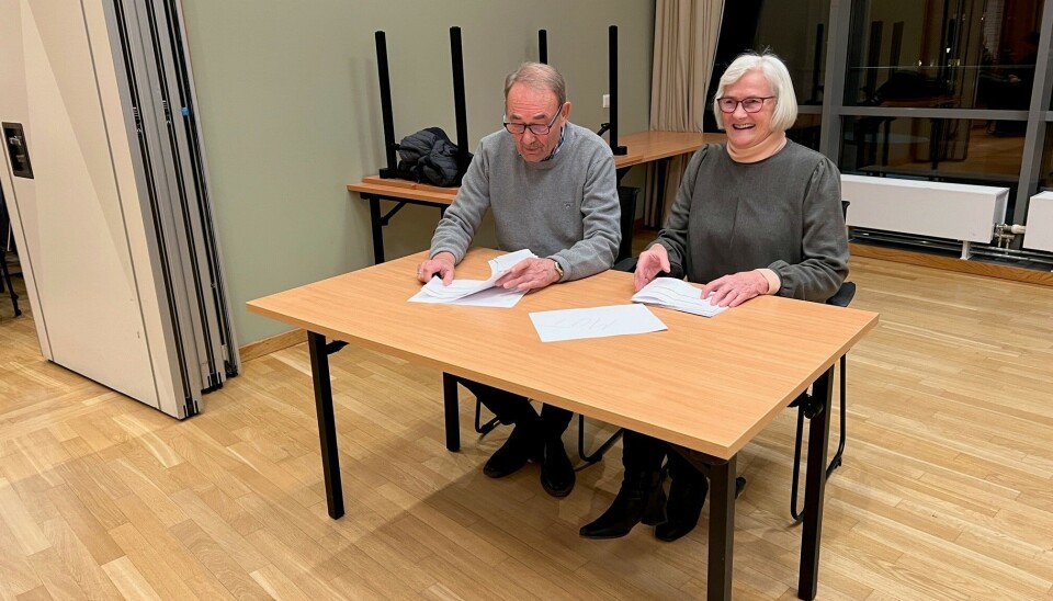 TELLEKORPSET: Etter at alle stemmene var talt opp var det et tydelig ekstraordinært årsmøte som konkluderte.