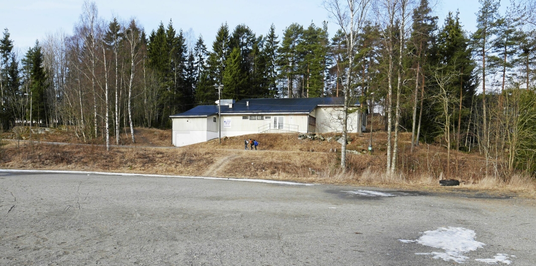 SKAL BEVARES: Brytehuset på Sofiemyr ble satt opp på dugnad i 1983. Kommunen ville rive brytehuset i forbindelse med Fram-prosjektet, men etter at dette prosjektet ble stoppet har kommunen besluttet å la brytehuset bli stående på stedet.