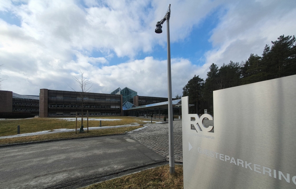 LEIETAKER: Selskapet flyttet til Rosenholm Campus like før vinterferien.