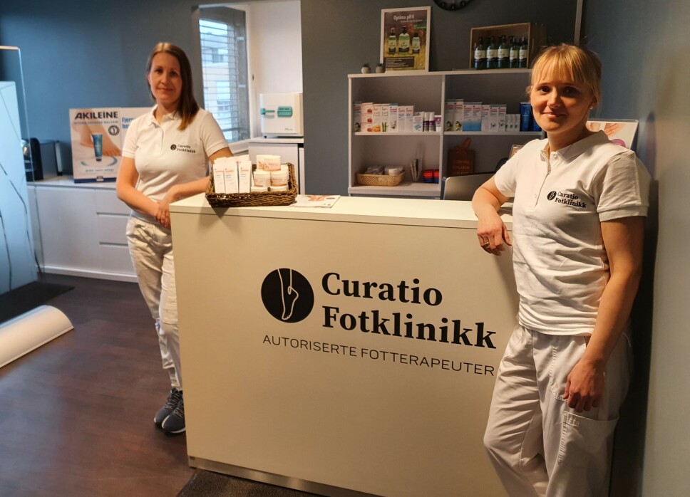 ÅPNER PÅ TORSDAG: På bildet ser du fotterapeutene Jenny Olsen Lie og Thorunn Johannesdottir de Millán, som åpner Curatio Fotklinikk i Sentrumsbygget torsdag 24. mars. ÅPNER PÅ TORSDAG: På bildet ser du fotterapeutene Jenny Olsen Lie og Thorunn Johannesdottir de Millán, som åpner Curatio Fotklinikk i Sentrumsbygget torsdag 24. mars.