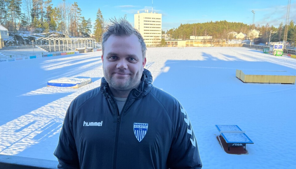 TRENER: Aleksander Olsen måtte se at poengene glapp i serieåpningen. TRENER: Aleksander Olsen måtte se at poengene glapp i serieåpningen.