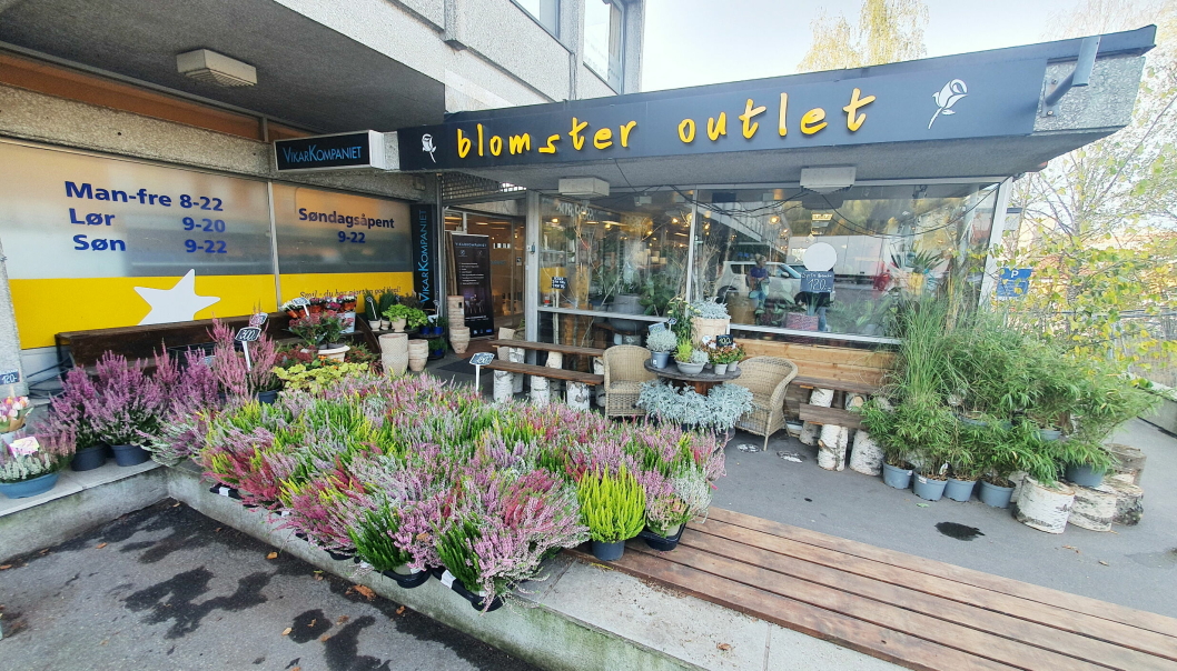 SENTRALT PÅ KOLBOTN: Blomster Outlet Kolbotn har holdt til i Sentrumsbygget i Kolbotnveien 7 siden høsten 2020.