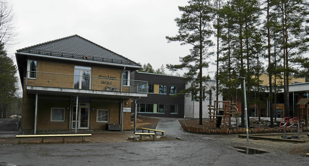 TOLV ÅR GAMMEL: Tårnåsen skole er en av de totalt seks barneskolene i Oppegård. Store deler av den gamle skolen (fra 1973) brant ned i en voldsom brann 16. mars 2010. Brannen startet fordi noen barn lekte med ild.