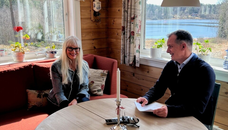 SELGER GODSET: Anita Løvland sier det er en tid for alt. Bent Norderhaug fra Attentus har fått jobben med å selge. SELGER GODSET: Anita Løvland sier det er en tid for alt. Bent Norderhaug fra Attentus har fått jobben med å selge.
