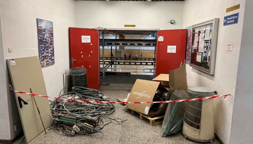 STENGT: Sofiemyrhallen er stengt etter funn av det som kan være plater med asbest. STENGT: Sofiemyrhallen er stengt etter funn av det som kan være plater med asbest.
