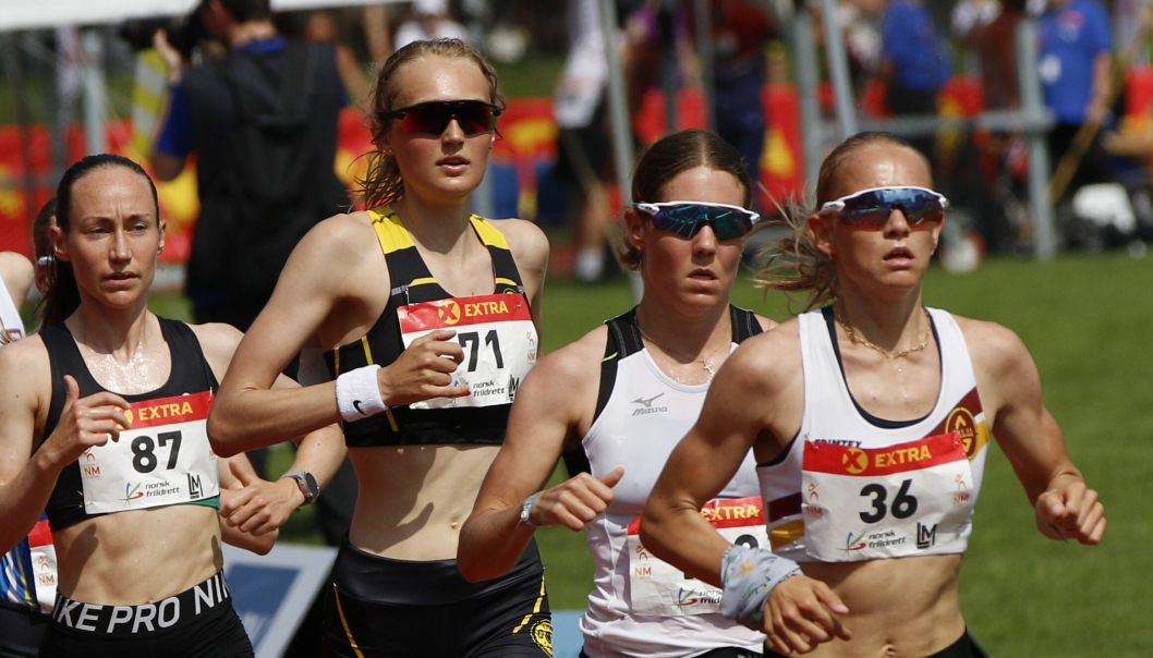 STERKT LEVERT: Kristine Meinert Rød (med startnummer 71) ble fire og fem på de to lengste løpene under senior NM.