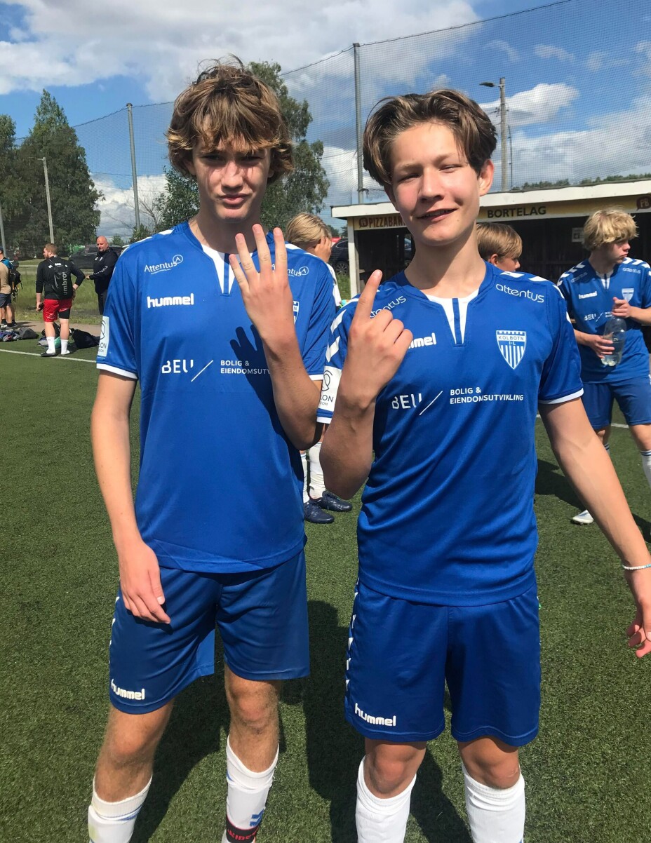 FEM MÅL: Fire mål av Trym Høidal og et av 'Niko' Holm Jensen i dagens kamp før den ble avbrutt. FEM MÅL: Fire mål av Trym Høidal og et av 'Niko' Holm Jensen i dagens kamp før den ble avbrutt.