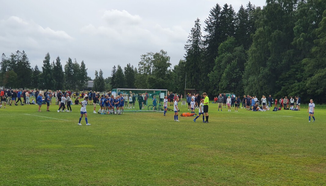 TØFF KAMP: 8-dels finalen mellom Kolbotn og Brumunddal i J13-klassen ble dramatisk. TØFF KAMP: 8-dels finalen mellom Kolbotn og Brumunddal i J13-klassen ble dramatisk.