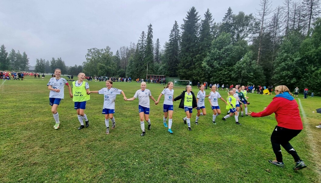 TIL SEMI: Jenter 13 er klare for semifinale i Norway Cup. TIL SEMI: Jenter 13 er klare for semifinale i Norway Cup.