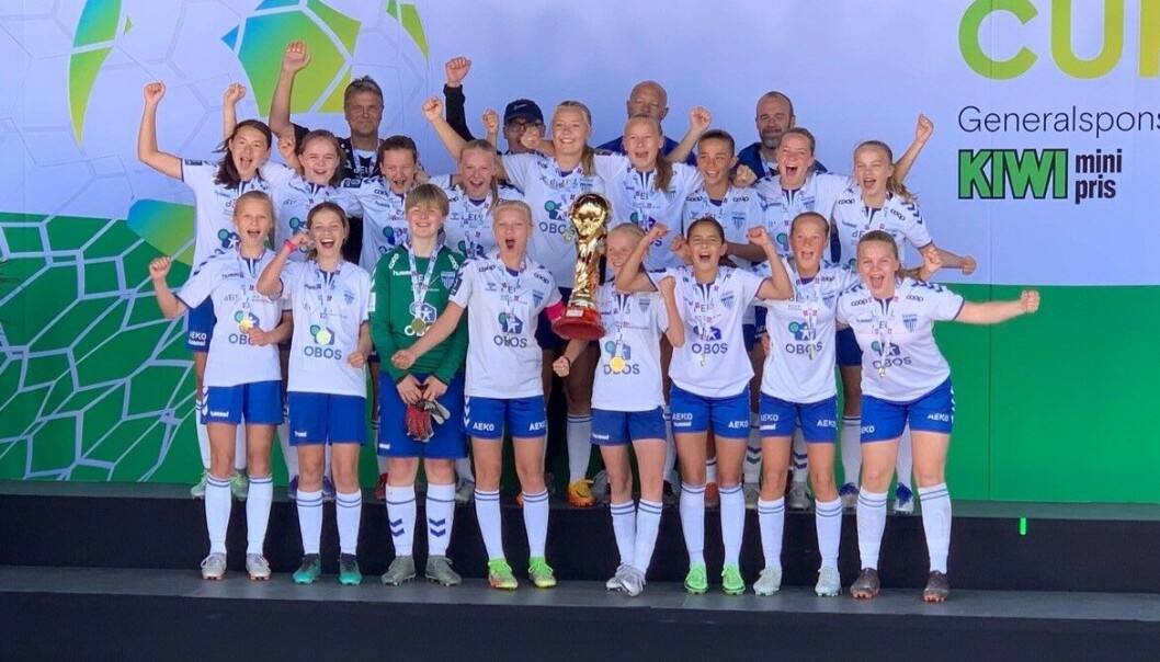 VINNERNE: Her er Kolbotns vinnerlag i Norway Cup 2022. VINNERNE: Her er Kolbotns vinnerlag i Norway Cup 2022.