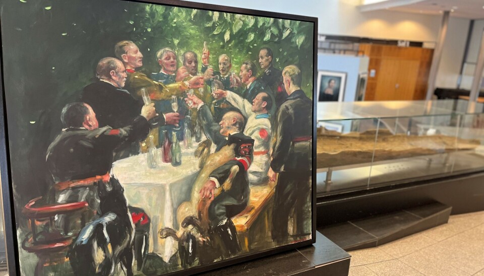 UTRYDDELSEN SOM IKKE LYKTES: På dette bildet diskuteres den endelige jøde-utryddelsen. Noen av modellene på bildet er jøder som ville males for å understreke at planen ikke lyktes. UTRYDDELSEN SOM IKKE LYKTES: På dette bildet diskuteres den endelige jøde-utryddelsen. Noen av modellene på bildet er jøder som ville males for å understreke at planen ikke lyktes.