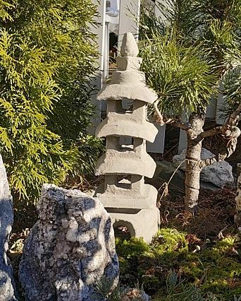 PAGODE: Tasōtō-pagode med tre etasjer.