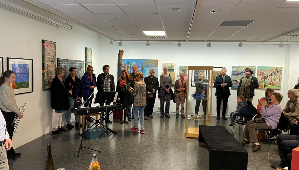 NY KUNST: Lørdag ble årets juleforestilling fra Oppegård kunstforening åpnet. Den henger til 15. november. NY KUNST: Lørdag ble årets juleforestilling fra Oppegård kunstforening åpnet. Den henger til 15. november.