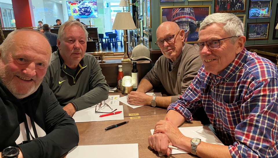 LÅ GODT AN: Laget «Kaos» ledet før finalen, men marginene ville det annerledes. Fra venstre: Finn Nerbråten, Stein Erik Talmo, Morten Roan og Jan Pedersen. (Alle foto: Sigbjørn Vedeld) LÅ GODT AN: Laget «Kaos» ledet før finalen, men marginene ville det annerledes. Fra venstre: Finn Nerbråten, Stein Erik Talmo, Morten Roan og Jan Pedersen. (Alle foto: Sigbjørn Vedeld)