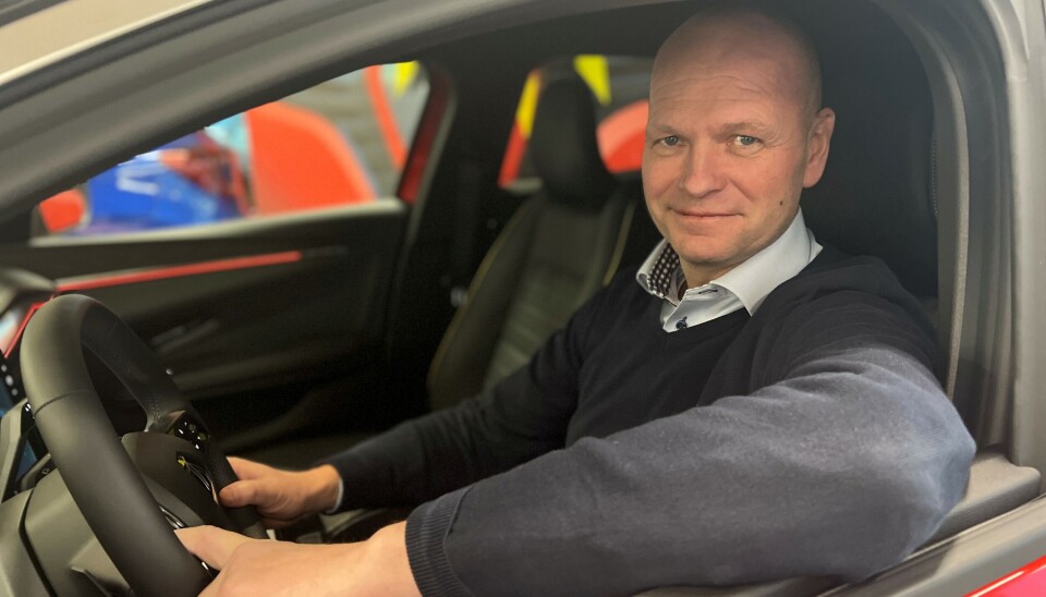 OPTIMIST: Salgssjef Filip Kalnes er fornøyd med mottakelsen Renault har fått. OPTIMIST: Salgssjef Filip Kalnes er fornøyd med mottakelsen Renault har fått.