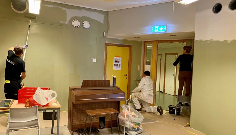 FIKK PENGER AV KOMMUNEN: De engasjerte foreldrene fikk 10.000 kroner av kommunen til å pusse opp musikkrommet på Sofiemyr skole. FIKK PENGER AV KOMMUNEN: De engasjerte foreldrene fikk 10.000 kroner av kommunen til å pusse opp musikkrommet på Sofiemyr skole.